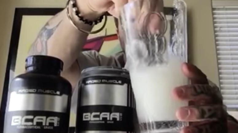 THE 411 ON BCAAS AND WHEN TO TAKE THEM